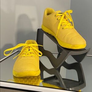 NOBULL Bright Yellow Sneakers Mens 6.5 women’s 8 worn once